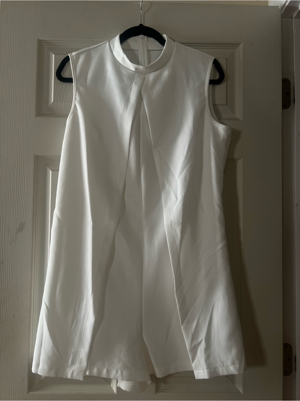 SHEIN White Sleeveless High-Neck Pleated Front Dress